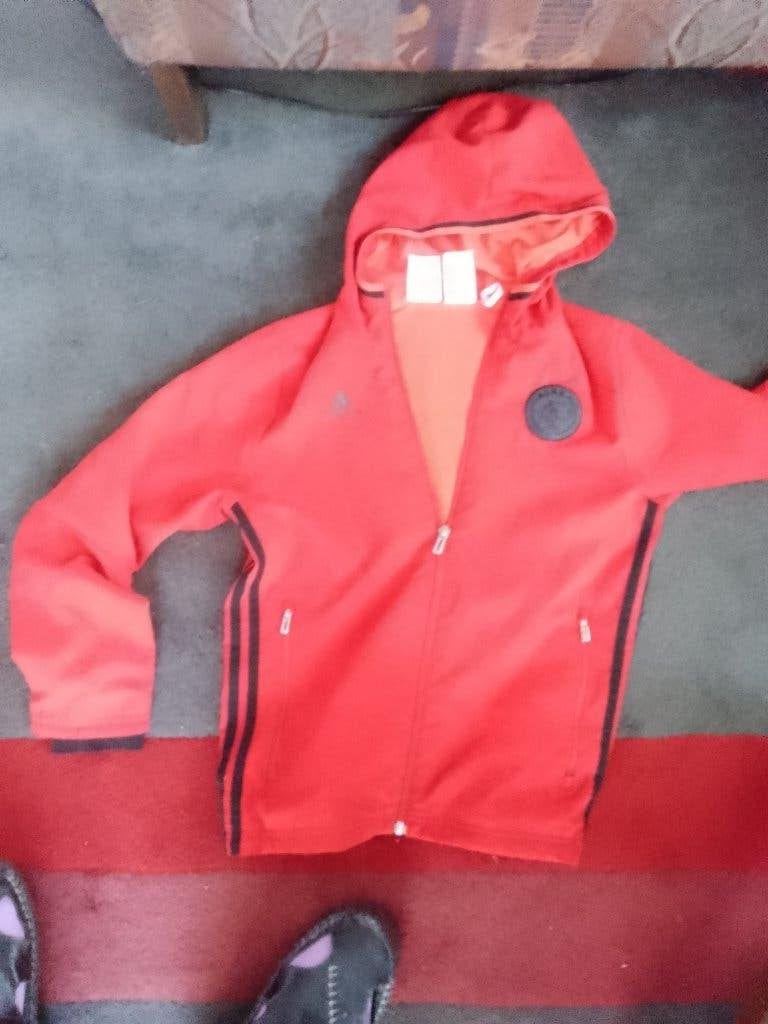 jas ajax rood  11-12 jaar  us m  adidas, Sport en Fitness, Maat XS of kleiner, Ophalen of Verzenden, Zo goed als nieuw, Shirt