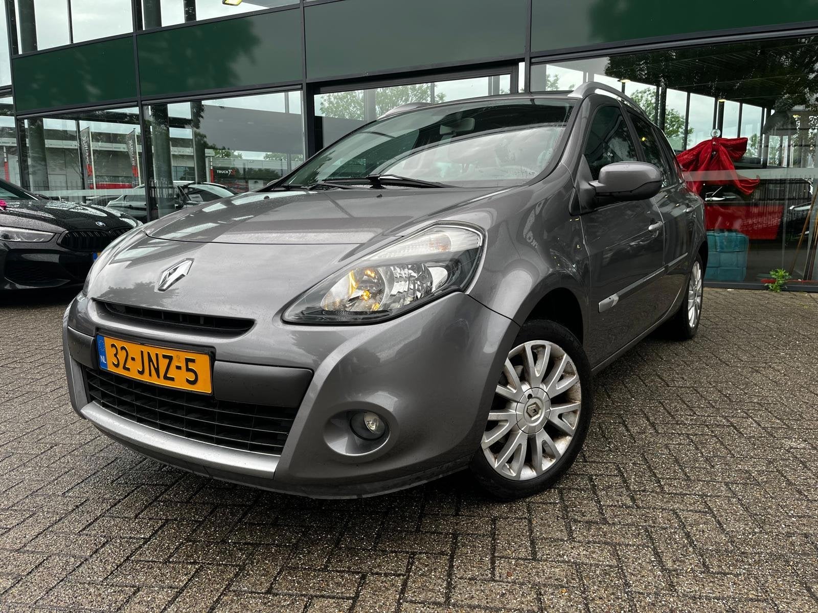 Renault Clio Estate 1.6-16V Dynamique (Nieuwe APK Automaat,, Auto's, Renault, 535 kg, Gebruikt, 4 cilinders, Origineel Nederlands