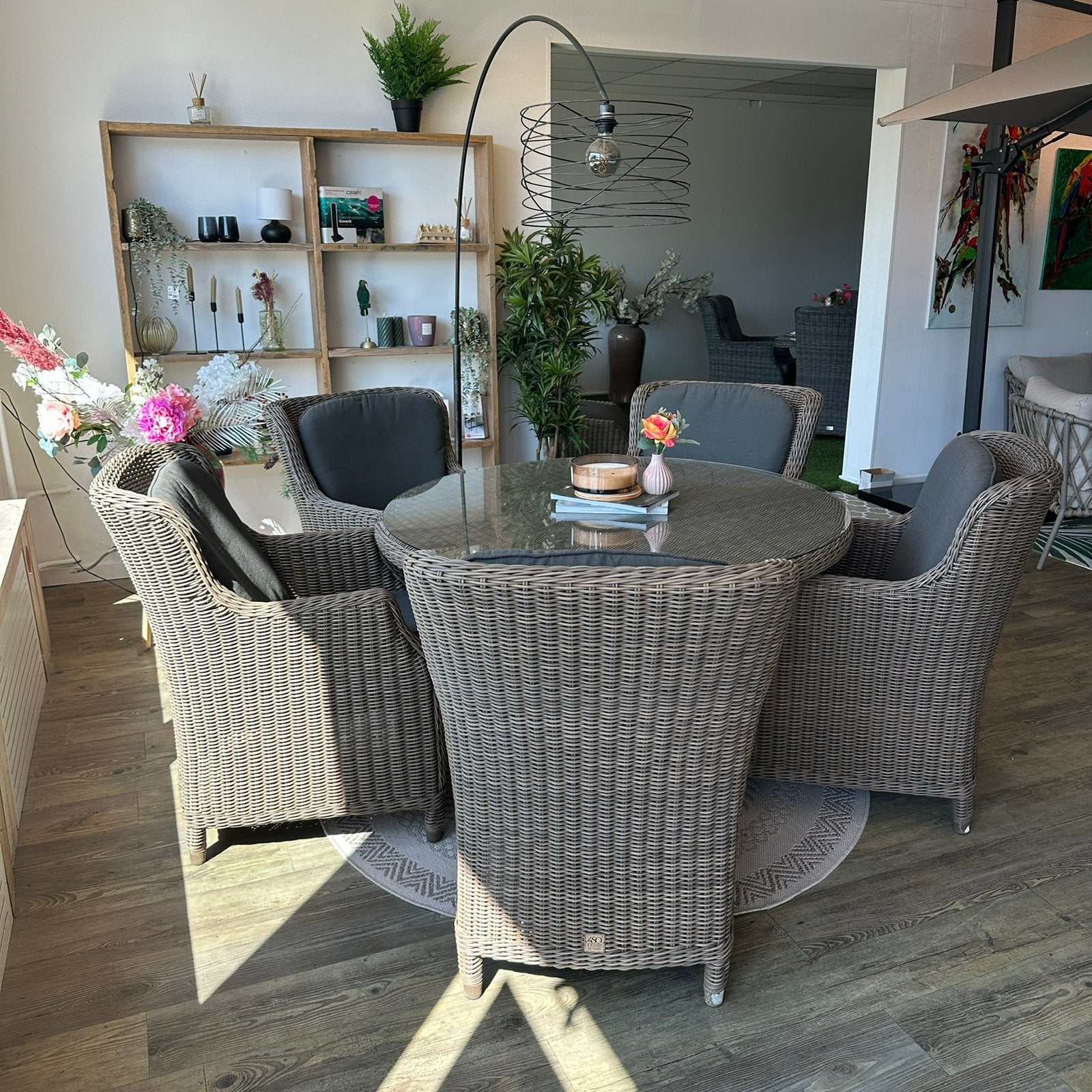 Foto 3 van 4 Seasons Outdoor (4SO) Tuinset – 5 Stoelen – Ø130 cm