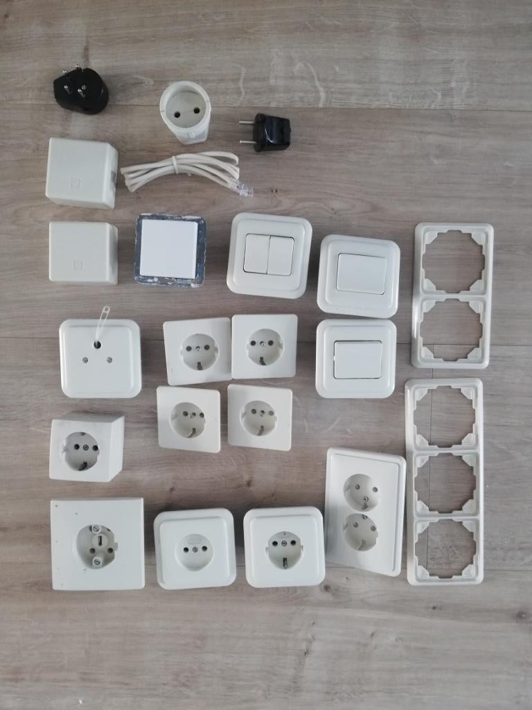 Te koop: schakelmateriaal en stopcontacten, Ophalen, Stopcontact