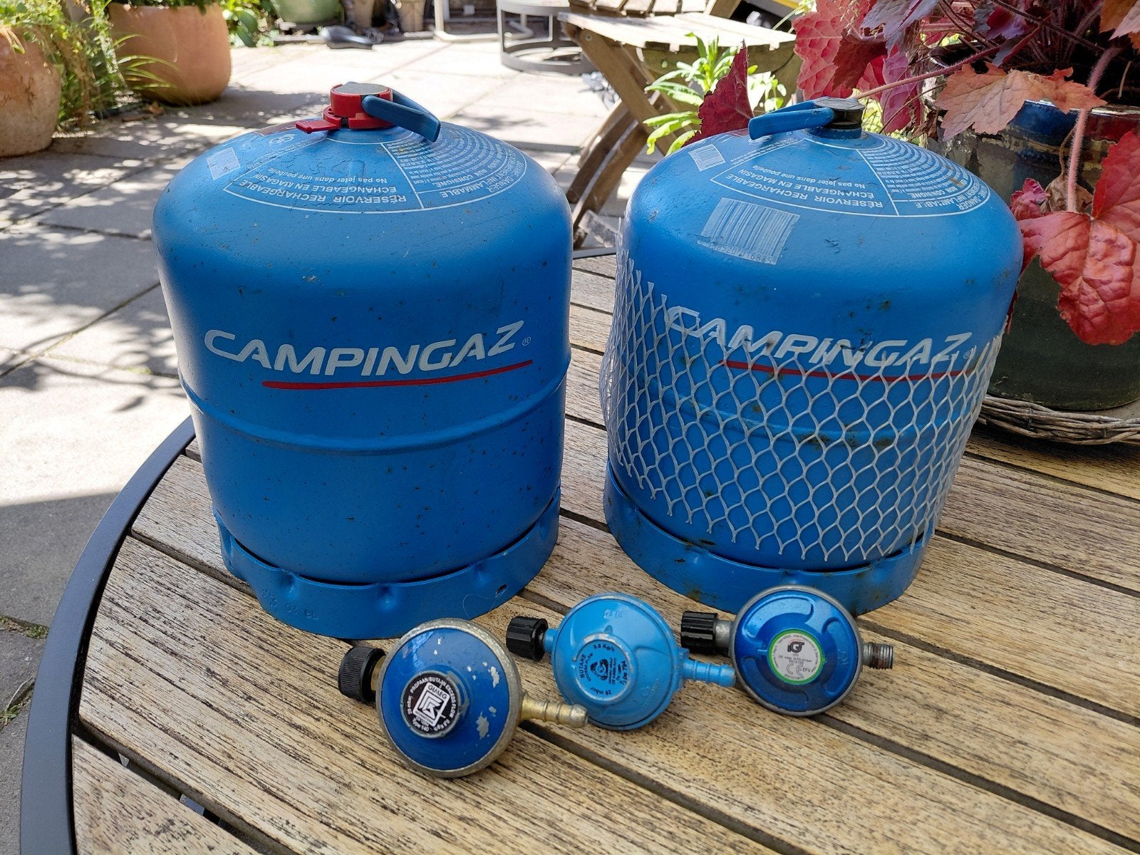 2 Campingaz 907 gasflessen. Beiden ruim 60% vol!, Ophalen, Gebruikt