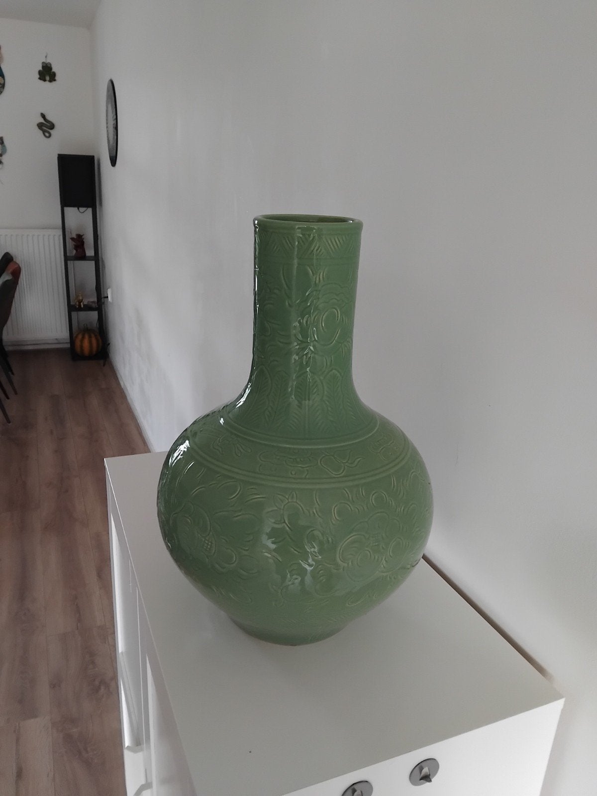 Prachtige Groene Vaas met Motieven - Nieuw!, Ophalen