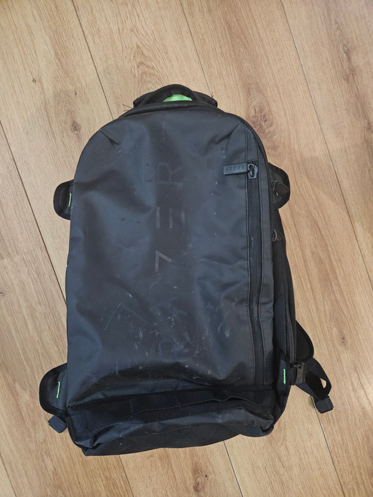 Razer Rogue 17" Gaming Laptop Rugzak, Gebruikt, 25 tot 40 cm, Ophalen of Verzenden, Waterdicht