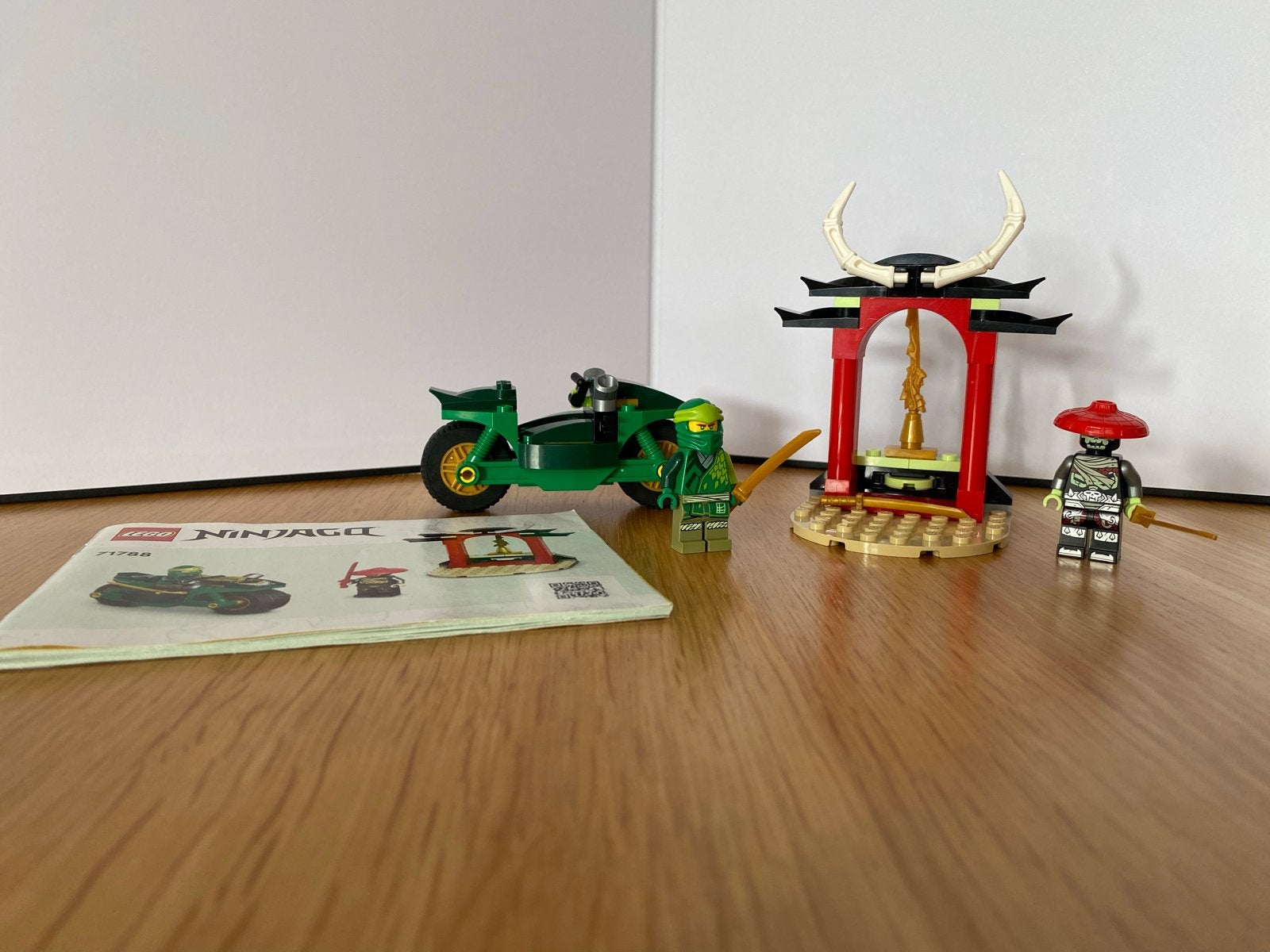 LEGO Ninjago Lloyd's Ninja Street Bike 71788 - Zo goed als n, Lego, Ophalen of Verzenden, Zo goed als nieuw, Compleet