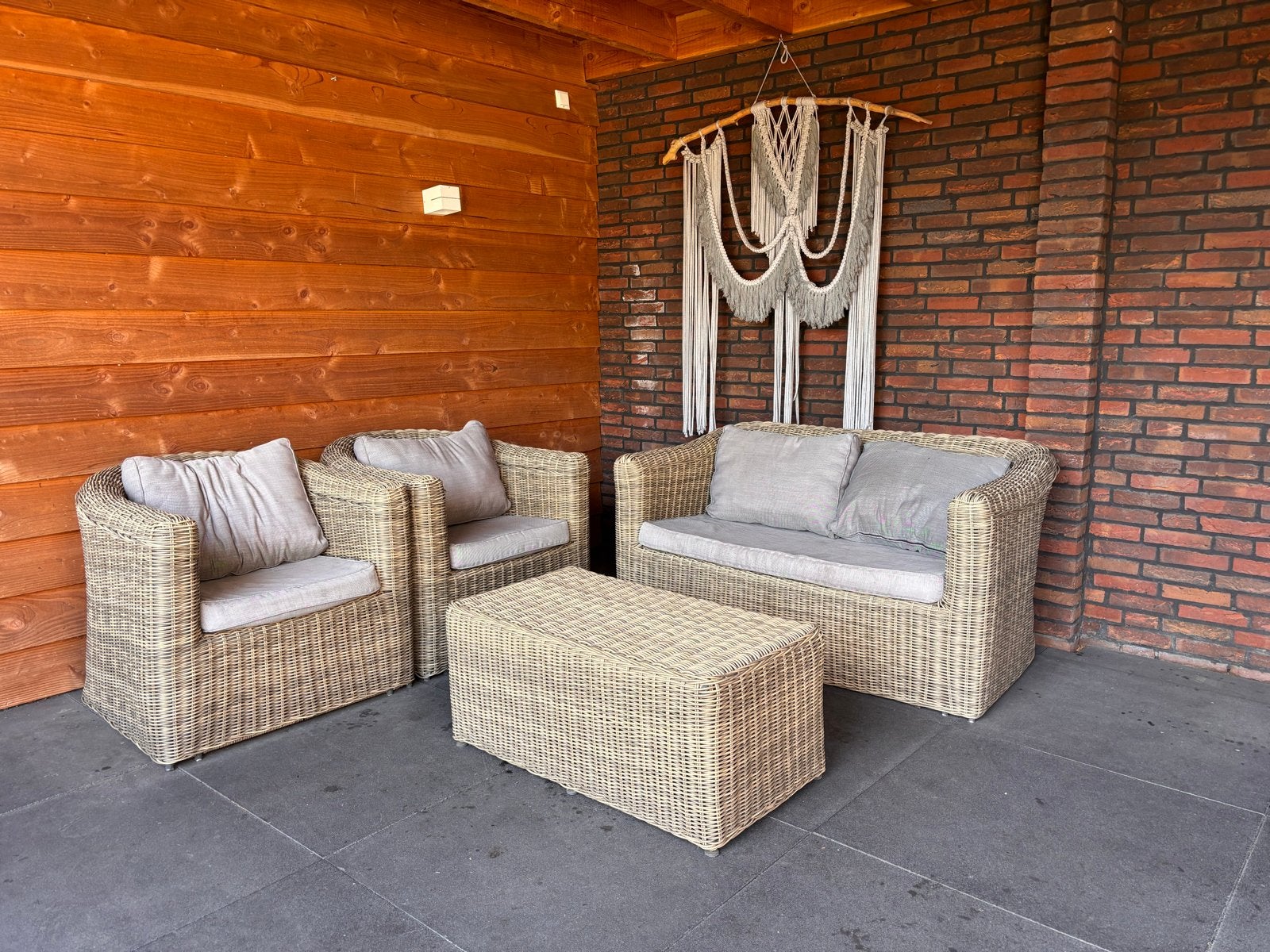 Wicker loungeset met 2 fauteuils, bank en salontafel, Tuin en Terras, Tuinsets en Loungesets, Ophalen, 4 zitplaatsen, Gebruikt