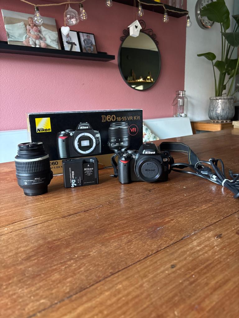 Nikon D60 spiegelreflexcamera met 18-55 lens, Audio, Tv en Foto, Fotocamera's Digitaal, Ophalen, Gebruikt, Spiegelreflex, Nikon
