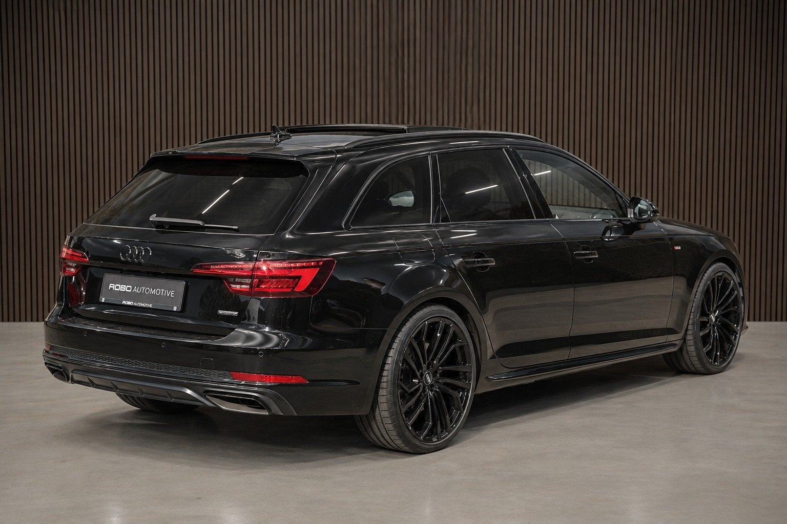 Audi A4 Avant 45 TFSI quattro Sport S line black edition S-L, Automaat, 15 km/l, Gebruikt, 4 cilinders