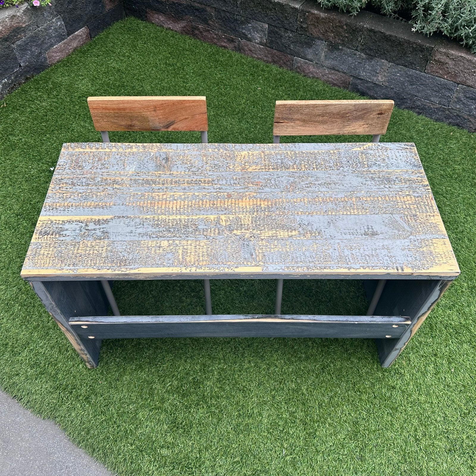Kids Depot tafel met 2 stoeltjes - Zo goed als nieuw, Ophalen of Verzenden, Zo goed als nieuw, Tafel(s) en Stoel(en)