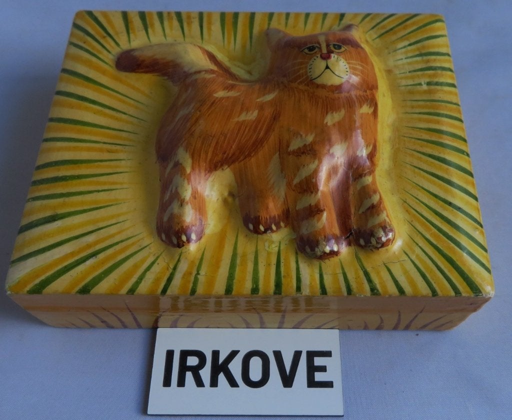 LEUK DOOSJE MET RODE POES * India *, Verzenden, Zo goed als nieuw, Hond of Kat, Beeldje of Figuurtje