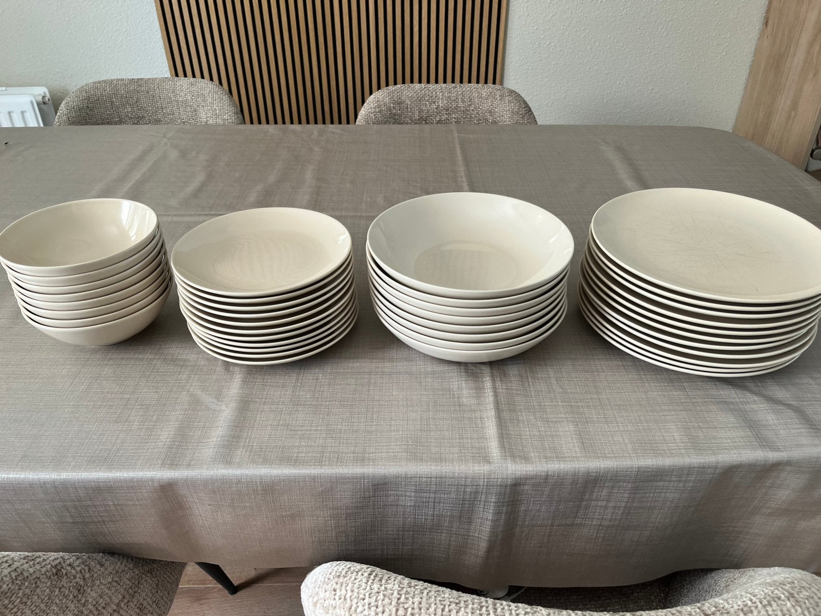 Servies ikea beige, Huis en Inrichting, Keuken | Servies, Ophalen, Gebruikt, Bord(en), Overige stijlen