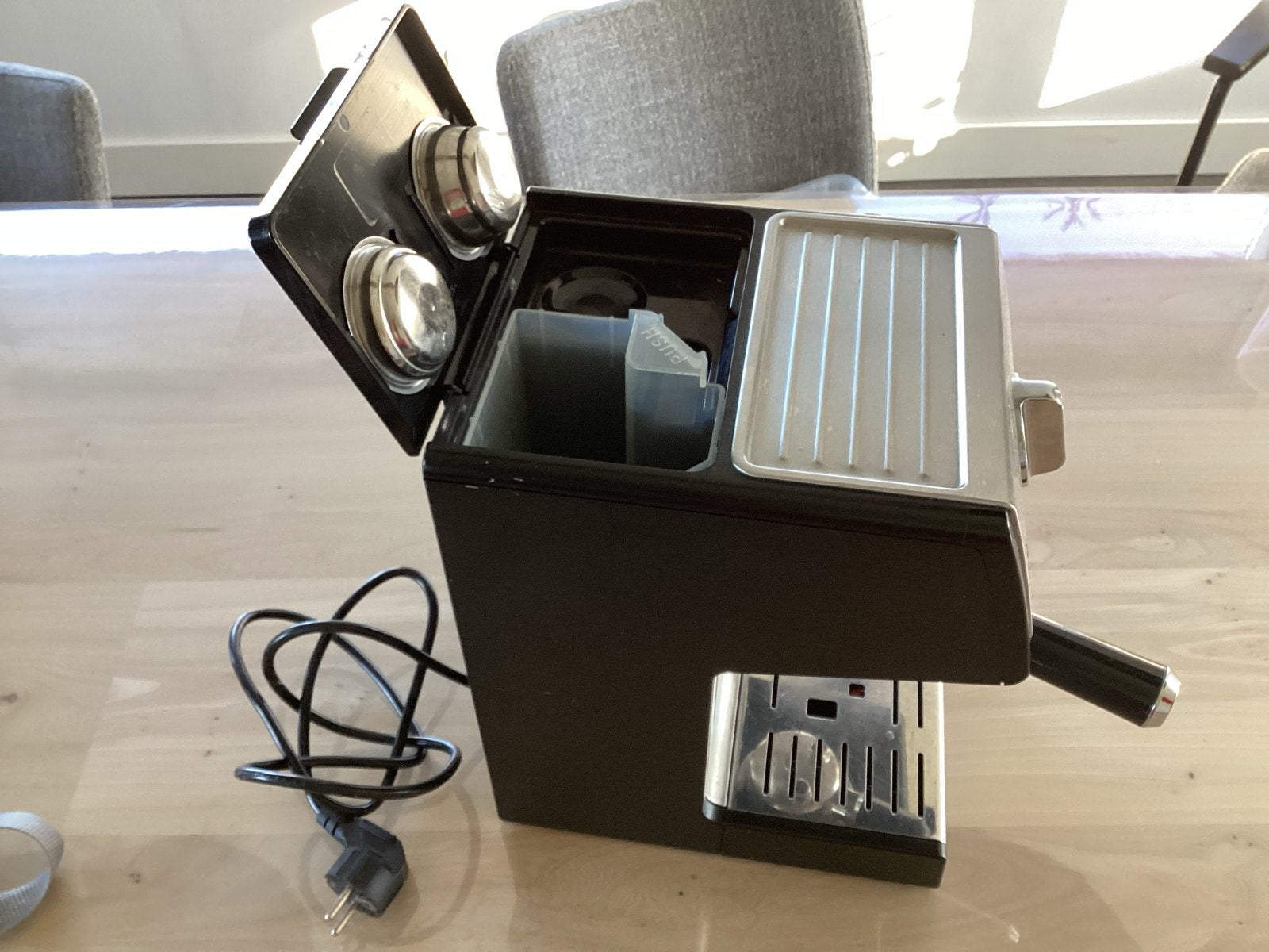 De'Longhi Dedica Style EC 685.BK Espressomachine, Witgoed en Apparatuur, Koffiezetapparaten, Ophalen, Afneembaar waterreservoir