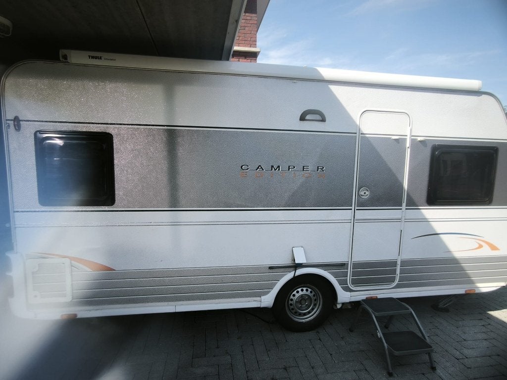 Dethleffs 450DB Camper Edition 2009 mover en vaste luifel, Caravans en Kamperen, Caravans, Kachel, Hefbed, Rondzit, 750 - 1000 kg