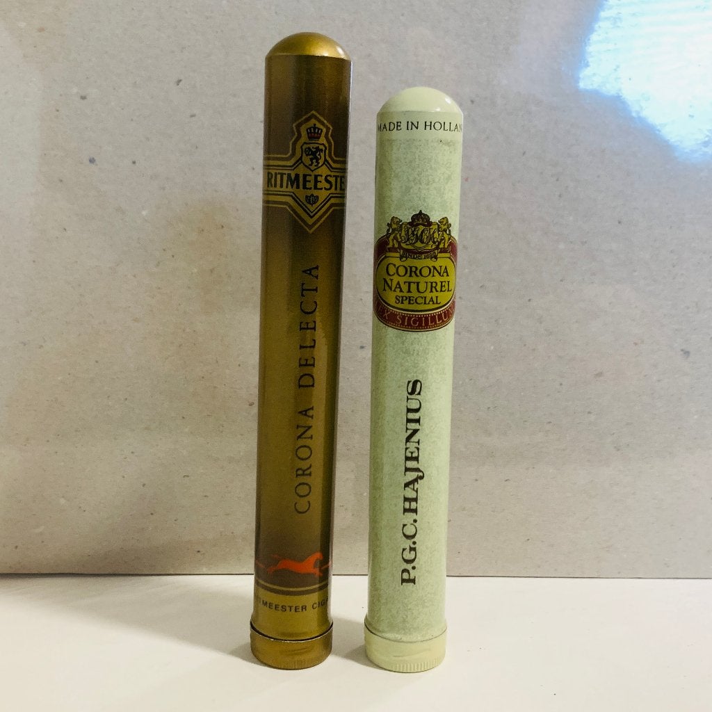2 Vintage Ritmeester en Corona Hajenius sigarenkokers