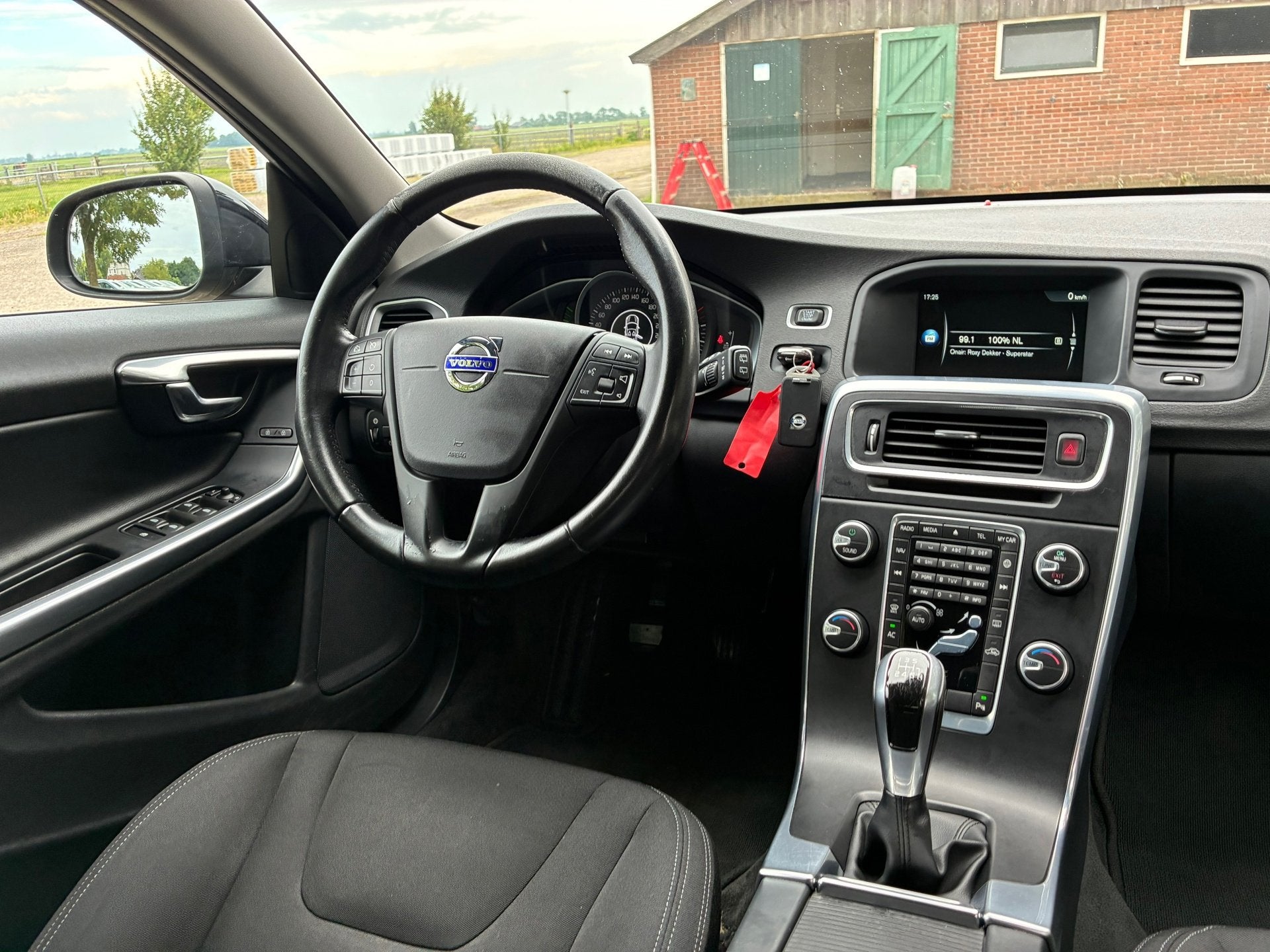 Volvo V60 2.0 D3 Kinetic Business | Airco + Cruise nu € 4., Auto's, Volvo, Voorwielaandrijving, Stof, Gebruikt, 4 cilinders