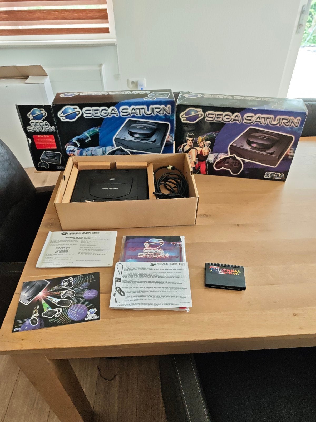Sega Saturn met originele doos en Japanse adapter, Spelcomputers en Games, Ophalen of Verzenden, Gebruikt, Zonder controller, Saturn of Dreamcast