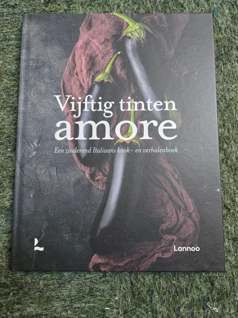 Vijftig tinten amore - Een zinderend Italiaans kookboek, Boeken, Kookboeken, Italië, Hoofdgerechten, Nieuw, Ophalen of Verzenden