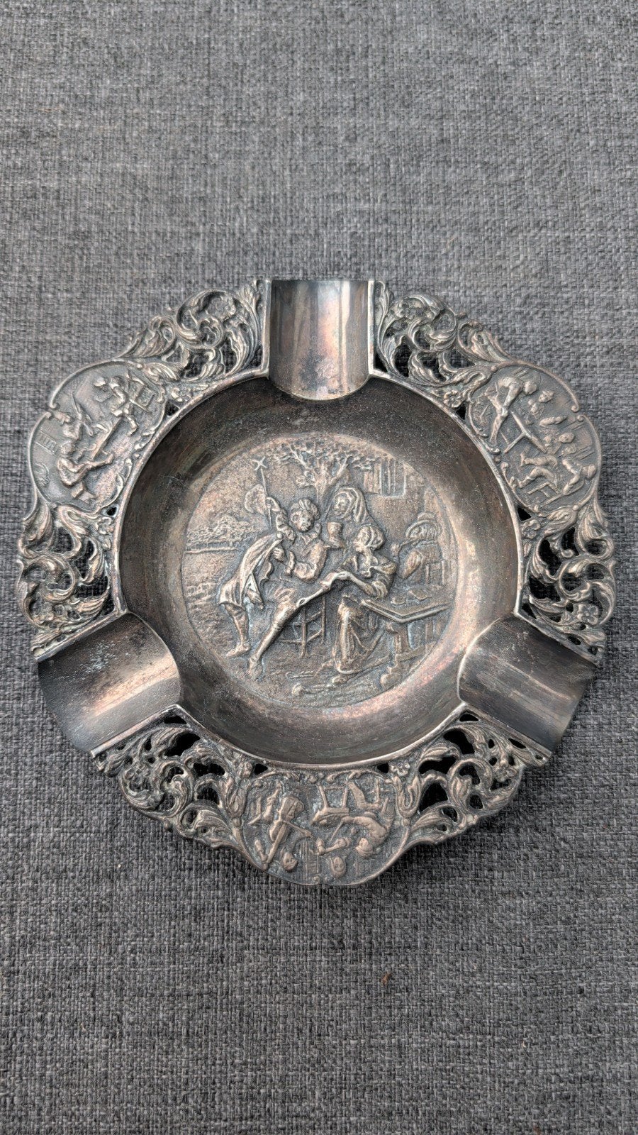 Gero verzilverde asbak met reliëfdecoratie, Ophalen of Verzenden