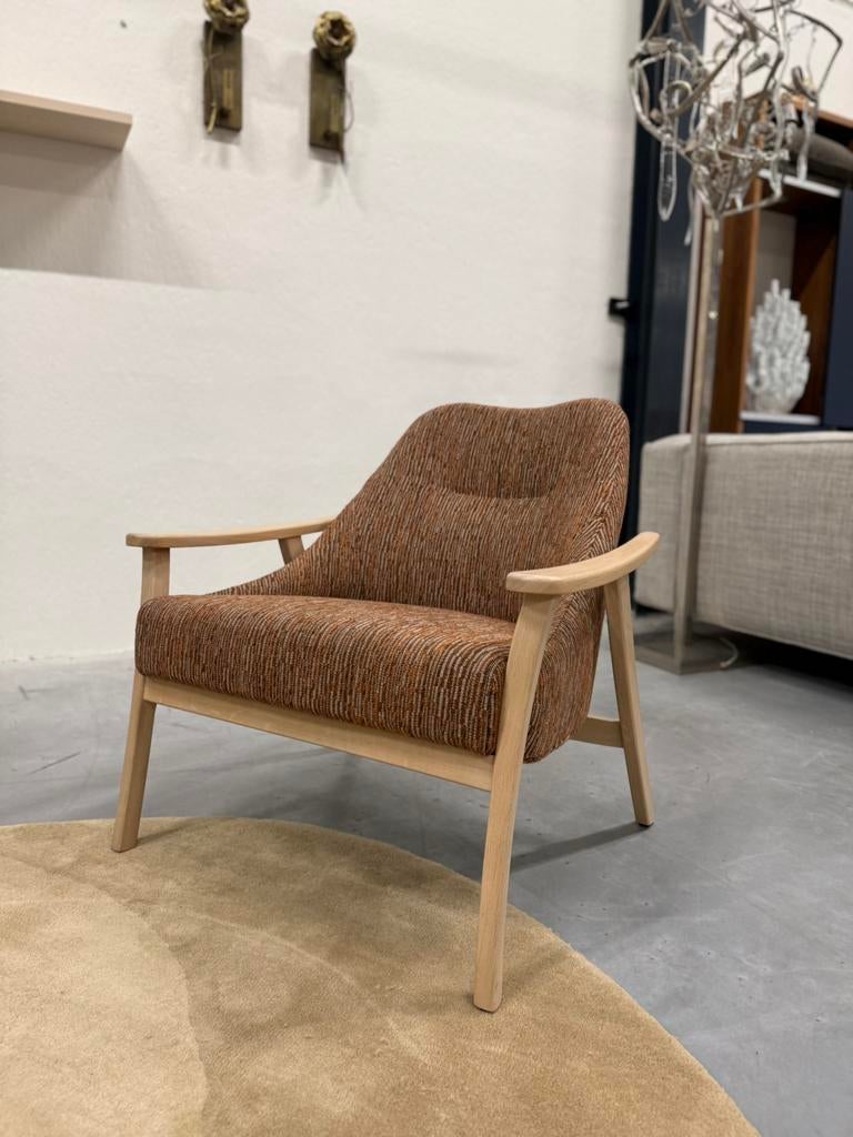 Nieuw Harvink Blazoen fauteuil Oregon stof Design stoel Hout, Huis en Inrichting, Harvink, Nieuw, 75 tot 100 cm, Ophalen of Verzenden