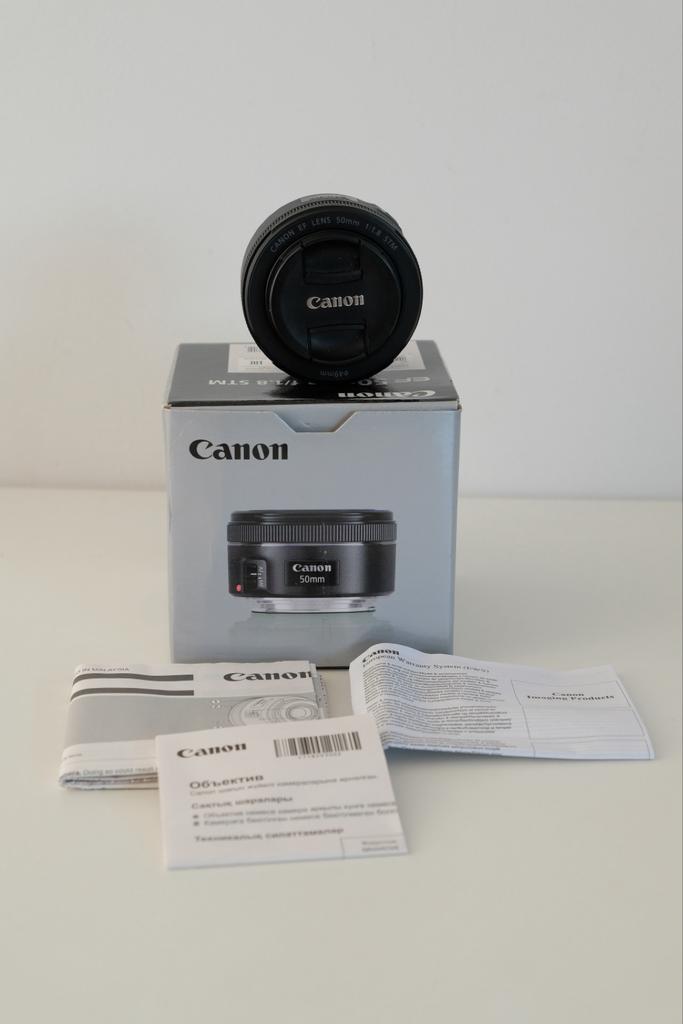 Canon EF 50mm f/1.8 STM Lens - Zo goed als nieuw, Ophalen of Verzenden, Zo goed als nieuw, Standaardlens