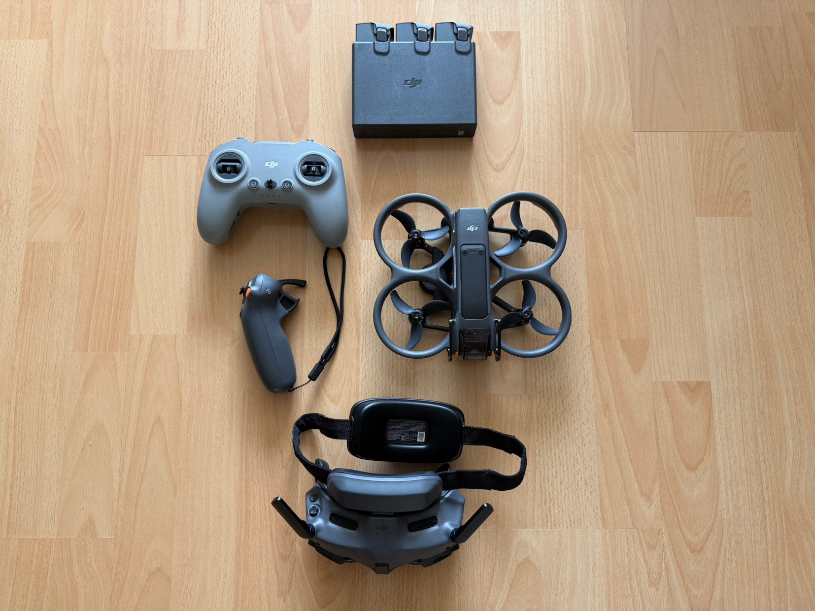 DJI Avata 2 Fly More Combo + FPV Controller 3 en DJI Care, 250 tot 900 gram, 5 tot 10 kilometer, DJI, Return to Home