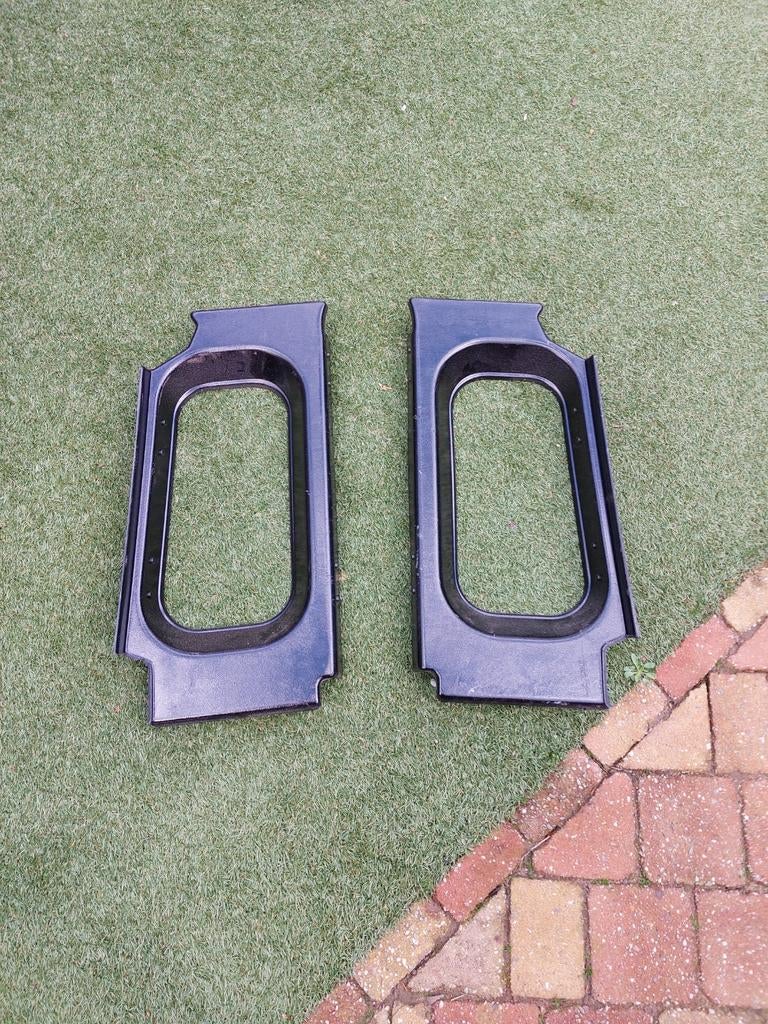 Landrover defender, 2 trimdelen voor achterraampjes, Ophalen of Verzenden, Gebruikt, Universele onderdelen