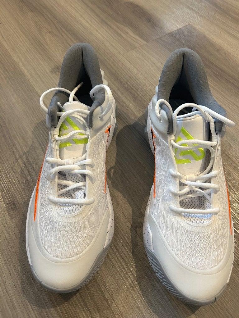 Nieuwe volleybal schoenen maat 45, Sport en Fitness, Ophalen of Verzenden, Nieuw, Schoenen