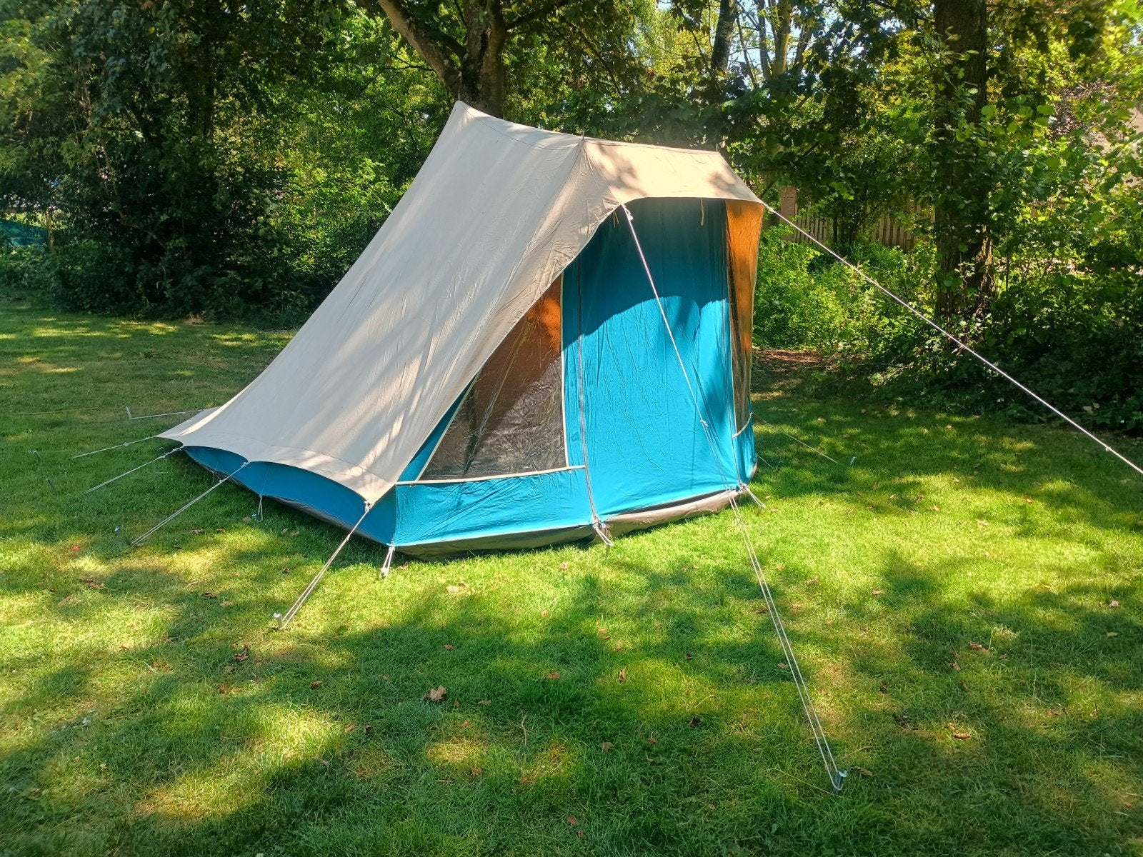 ESVO Maine tent - Ruime en stevige tunneltent, Ophalen of Verzenden, Gebruikt, Tot en met 4