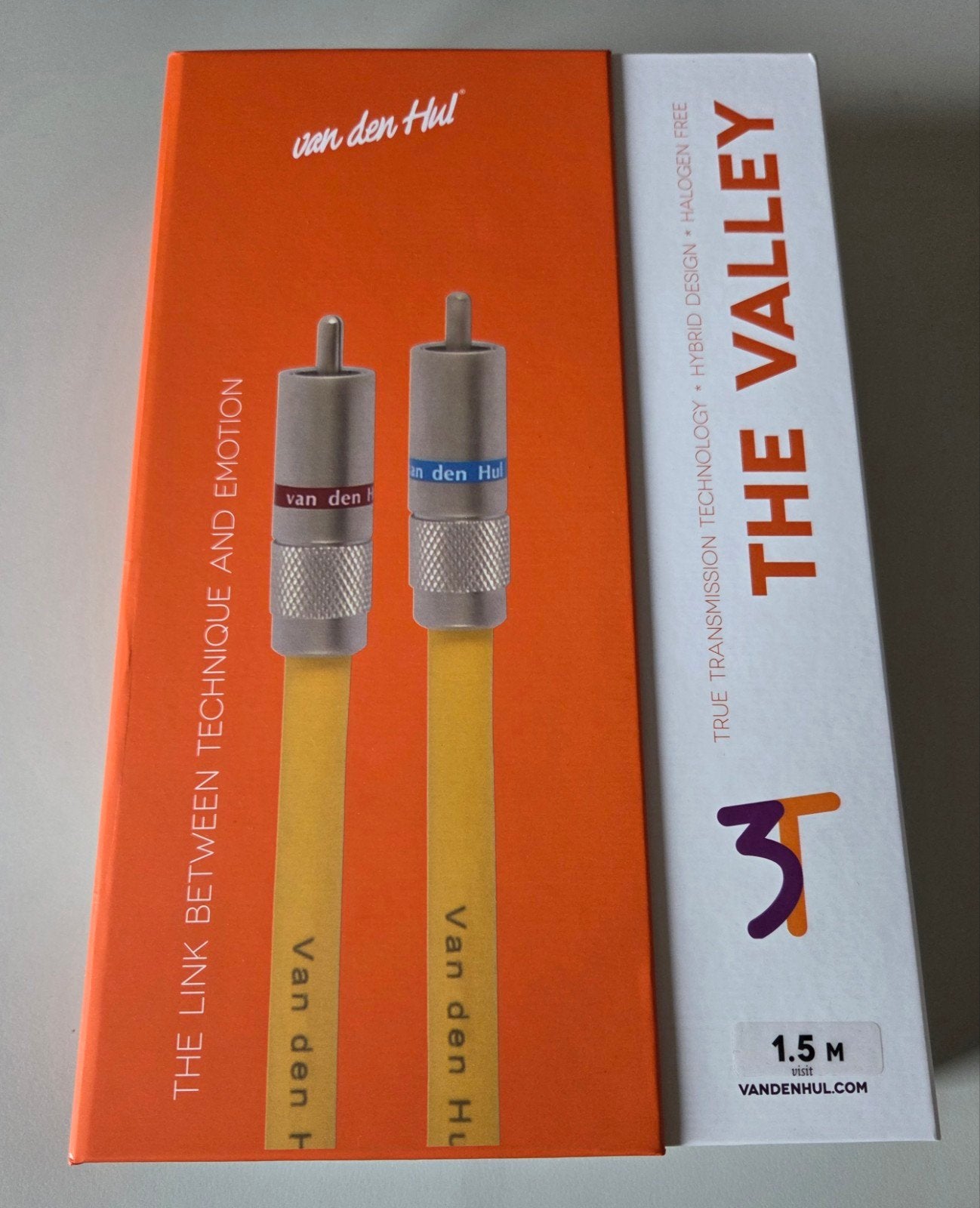 Van den Hul The Valley RCA interlink 2 x 1,5 m WEBSHOPRETOUR, Audio, Tv en Foto, Audiokabels en Televisiekabels, Van den Hul, Nieuw