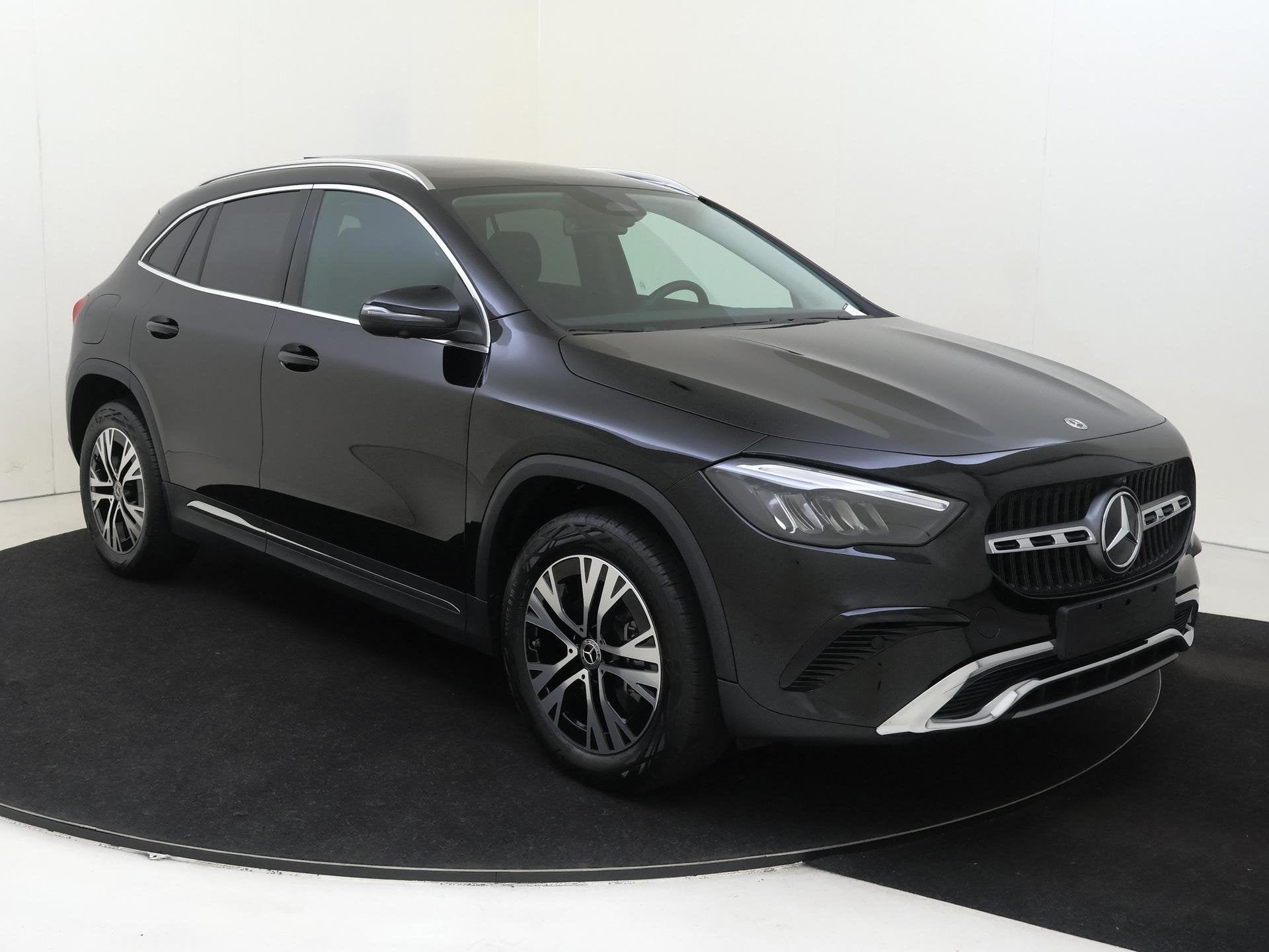 Mercedes-Benz GLA-klasse 250 e Star Edition Panoramadak / 36, Auto's, Euro 6, 4 cilinders, 16 kWh, Leder en Stof