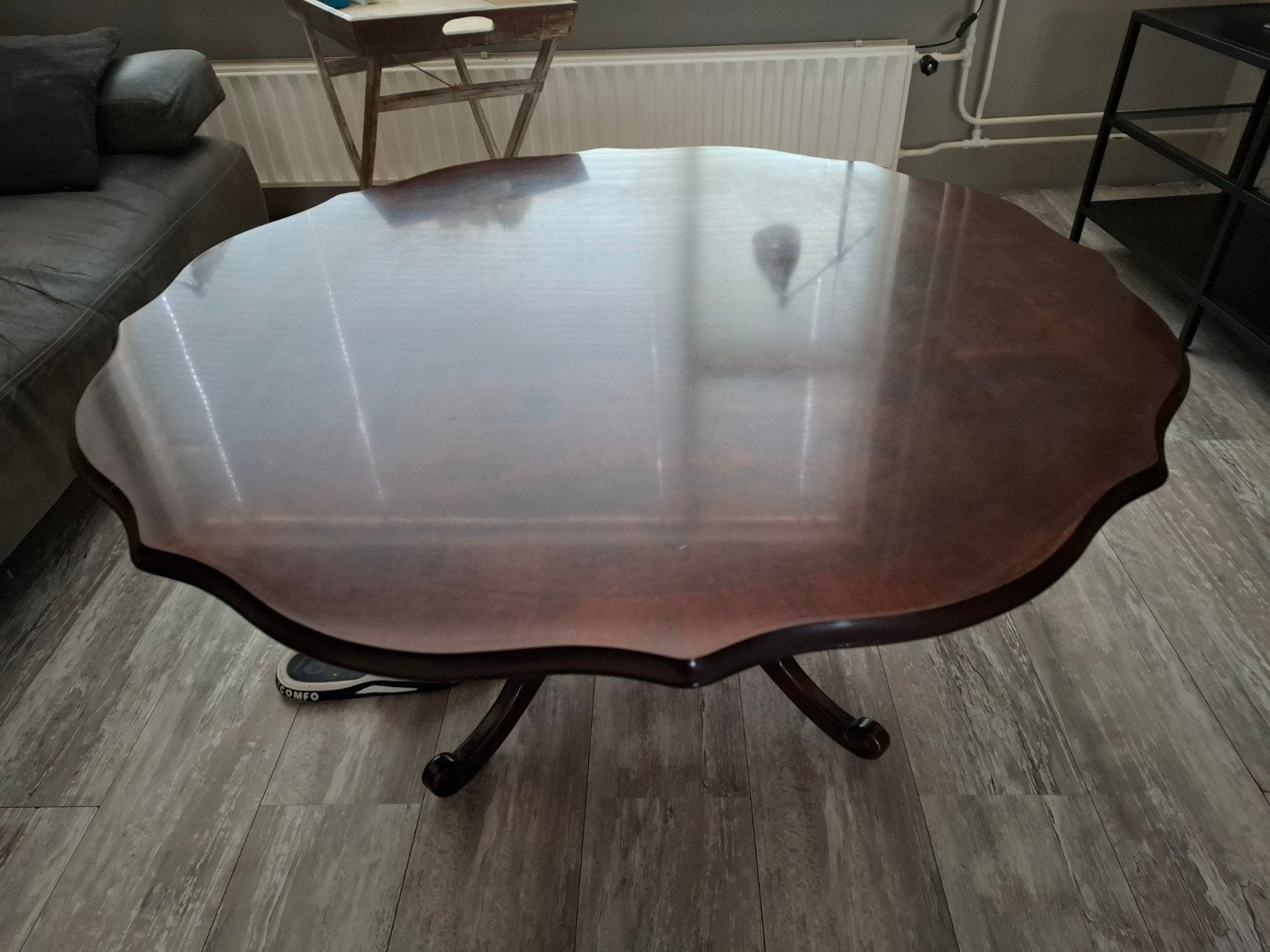 Salontafel., Ophalen