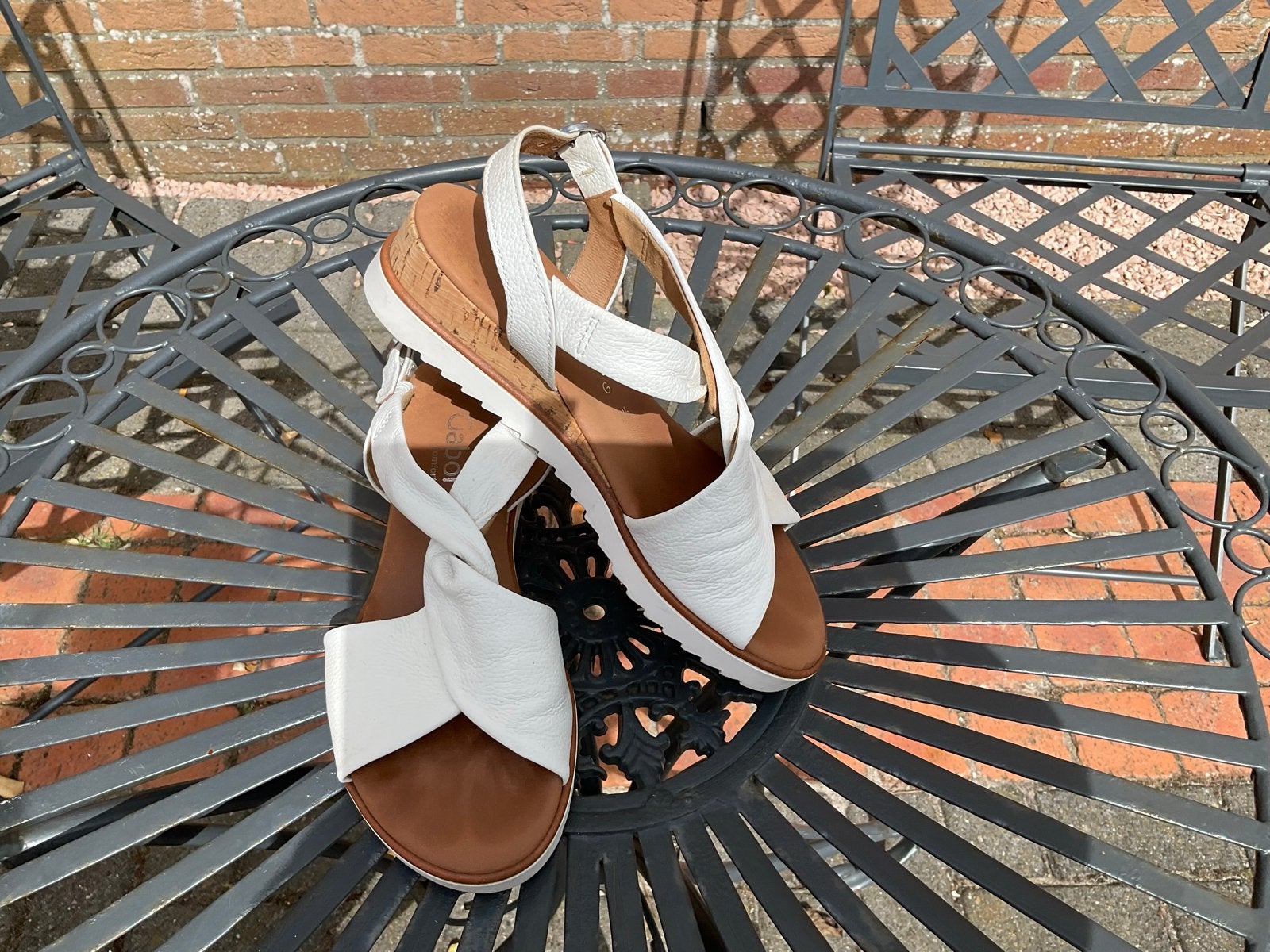 Gabor Comfort witte leren  sandalen 37,5 - 4,5, Wit, Zo goed als nieuw, Sandalen of Muiltjes, Ophalen of Verzenden
