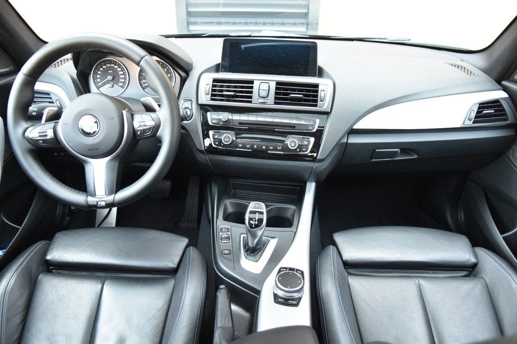 BMW 1-serie M140i xDrive High Executive * Schuifdak * M-Perf, Auto's, BMW, Gebruikt, Met garantie (alle), Bedrijf, Vierwielaandrijving