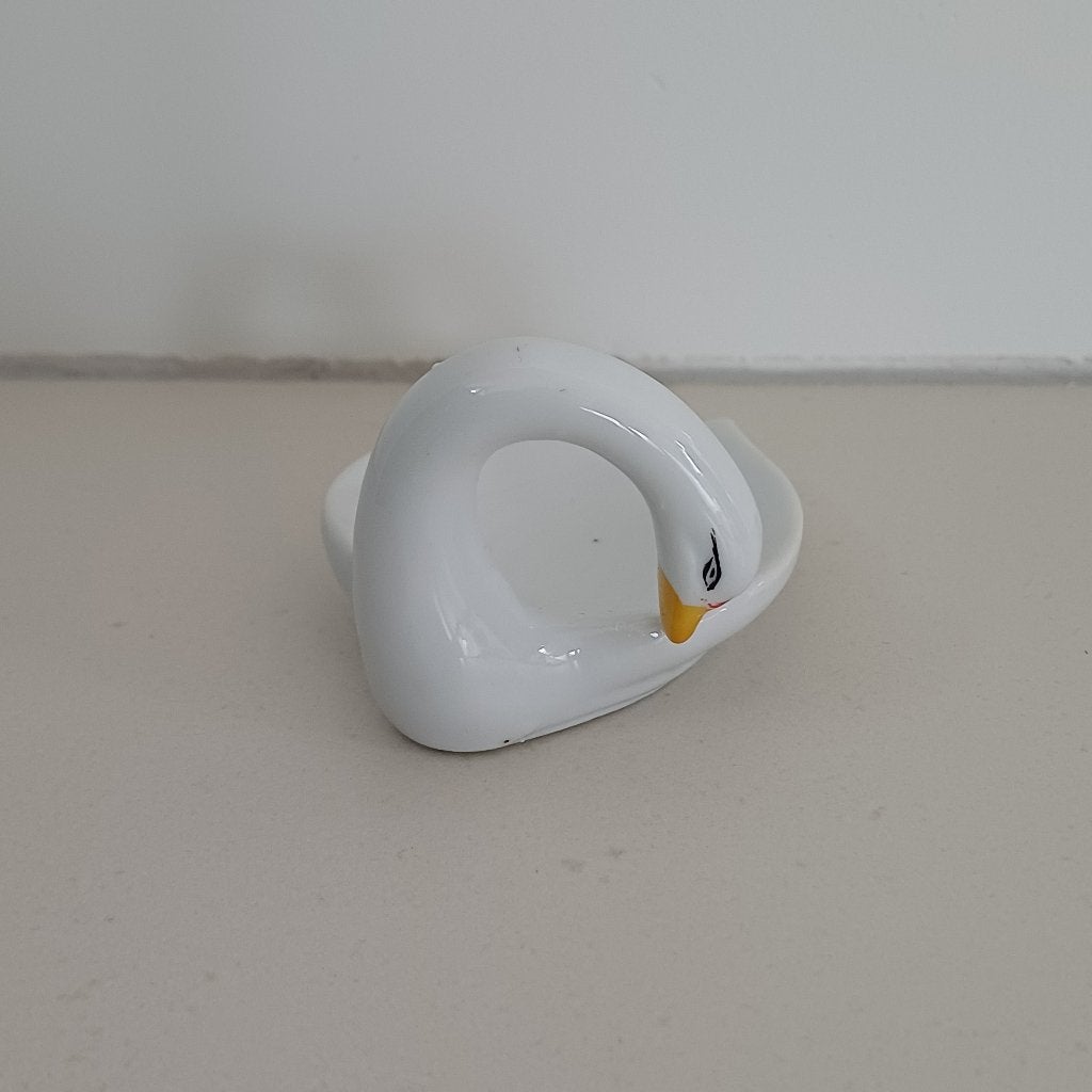 Schaaltje zwaan, Gebruikt, Porselein of Keramiek, Schaal, Onbekend
