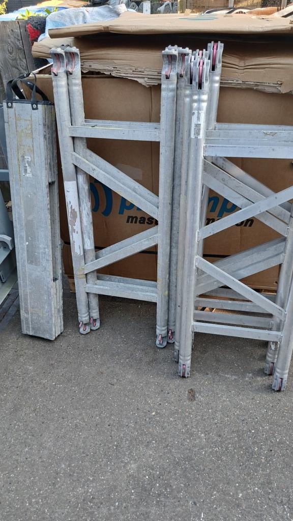 Te koop losse onderdelen voor de mitower steiger, Doe-het-zelf en Verbouw, Steigers, Altrex, Ophalen of Verzenden, Rolsteiger of Kamersteiger