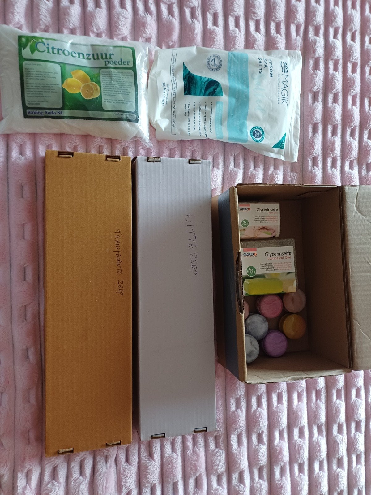 Zelf zeep maken pakket - Glycerinezeep en benodigdheden, Overige thema's, Nieuw, Meerkleurig, Ophalen of Verzenden