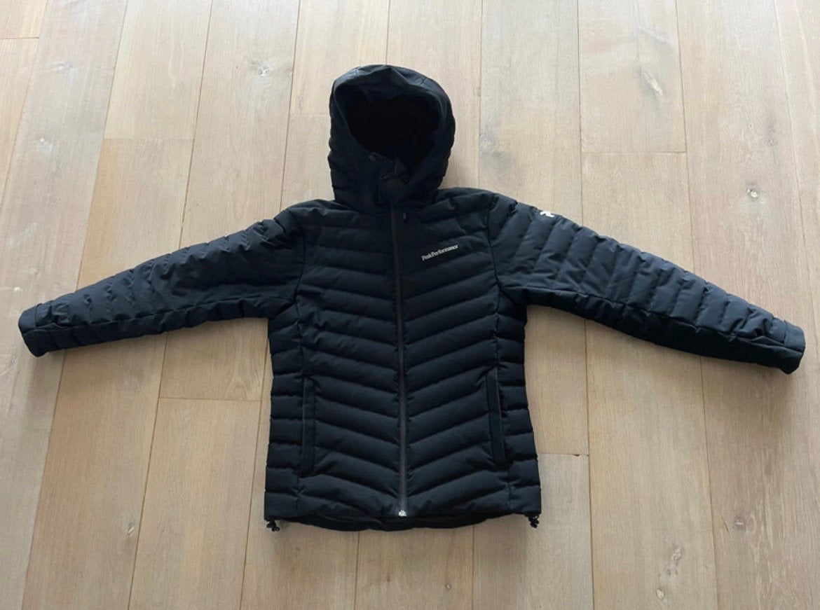 Peak Performance M Frost ski jas | maat M, Kleding | Dames, Wintersportkleding, Zo goed als nieuw, Jack, Ophalen of Verzenden