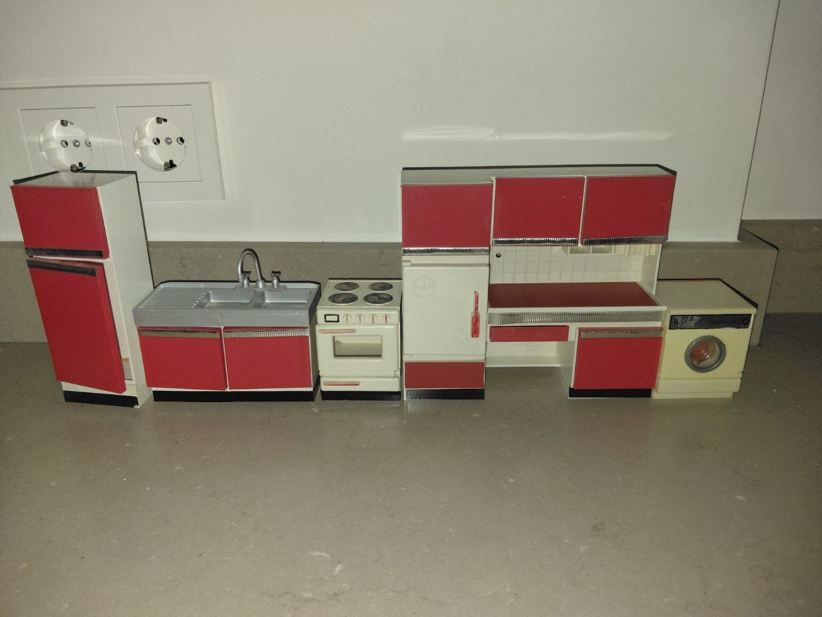 Modella poppenhuiskeuken - complete set, Verzamelen, Ophalen of Verzenden, Zo goed als nieuw, Poppenhuis