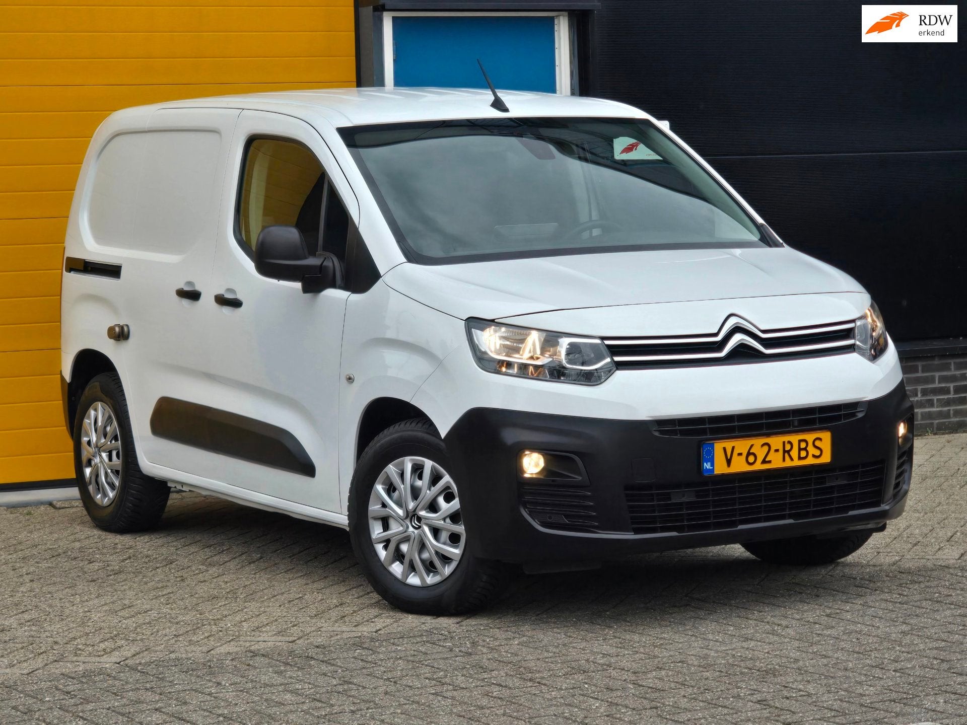 Citroen BERLINGO 1.2 / AUT / 3 Zits / Navi / Airco / Cruise, Auto's, Gebruikt, 1199 cc, Citroën, Wit