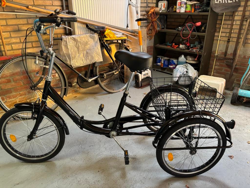 Nieuwe driewieler fiets met mand - Zwart, Fietsen en Brommers, Fietsen | Driewielfietsen, Ophalen, Zo goed als nieuw