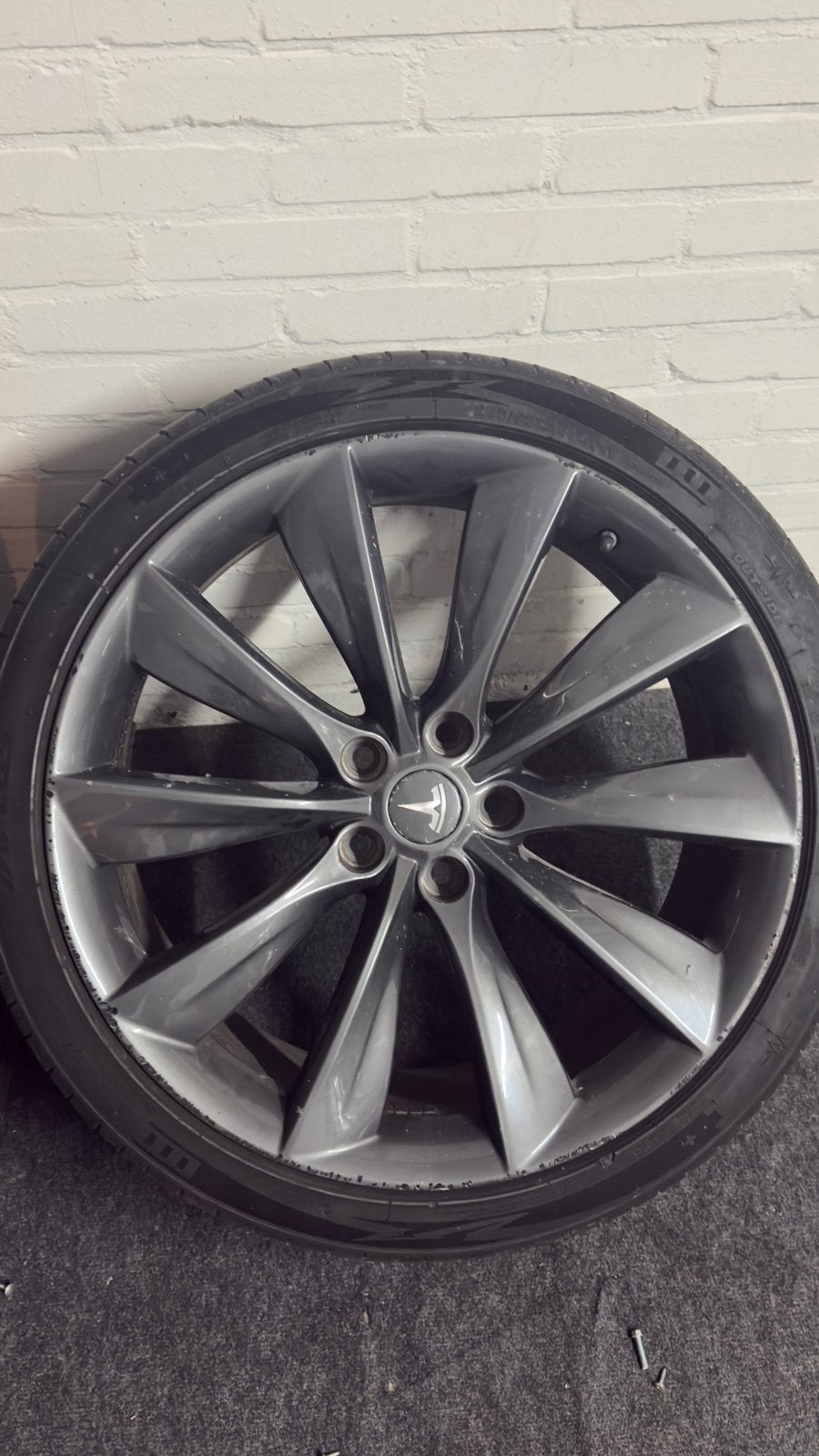 Tesla 21 inch originele breedset velgen met banden, Auto-onderdelen, Banden en Velgen, Ophalen, Banden en Velgen, 21 inch, Personenwagen