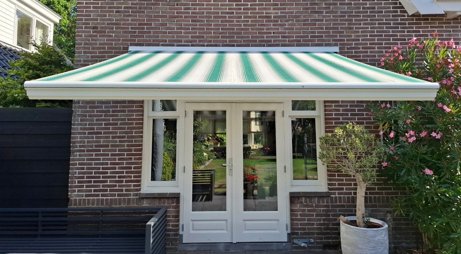 Zonnescherm 3 meter breed, Ophalen, Gebruikt, Elektrisch, 150 tot 300 cm