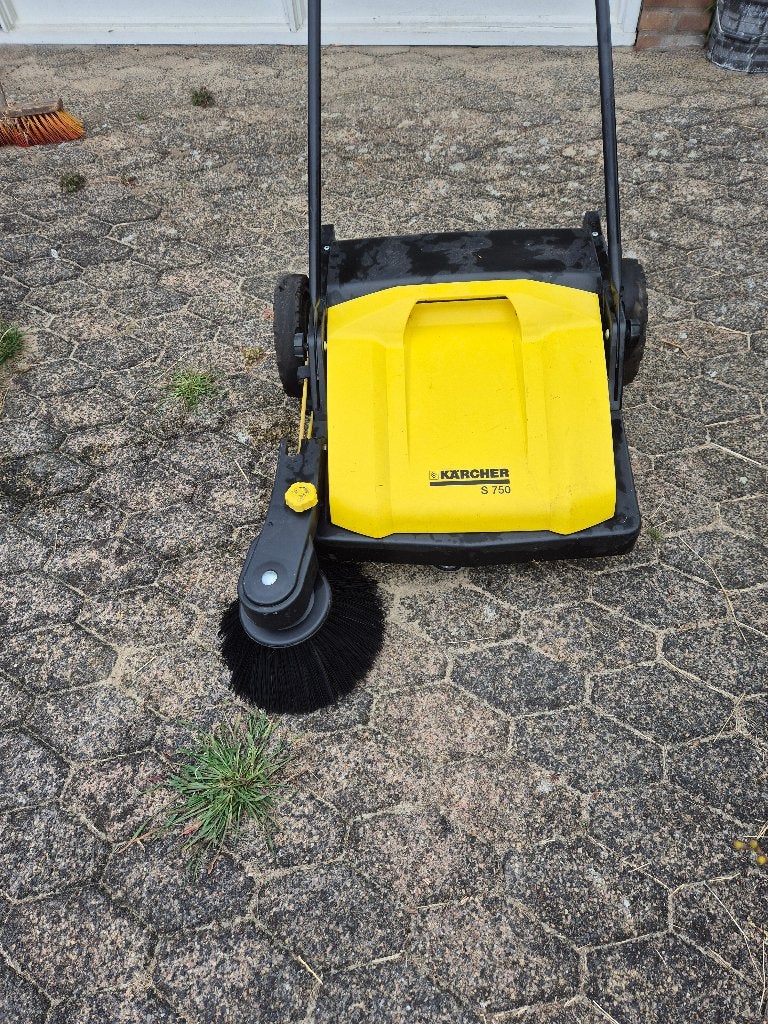 Karcher S750 veegmachine, Tuin en Terras, Veegmachines, Ophalen, Zo goed als nieuw, Karcher terras reiniger