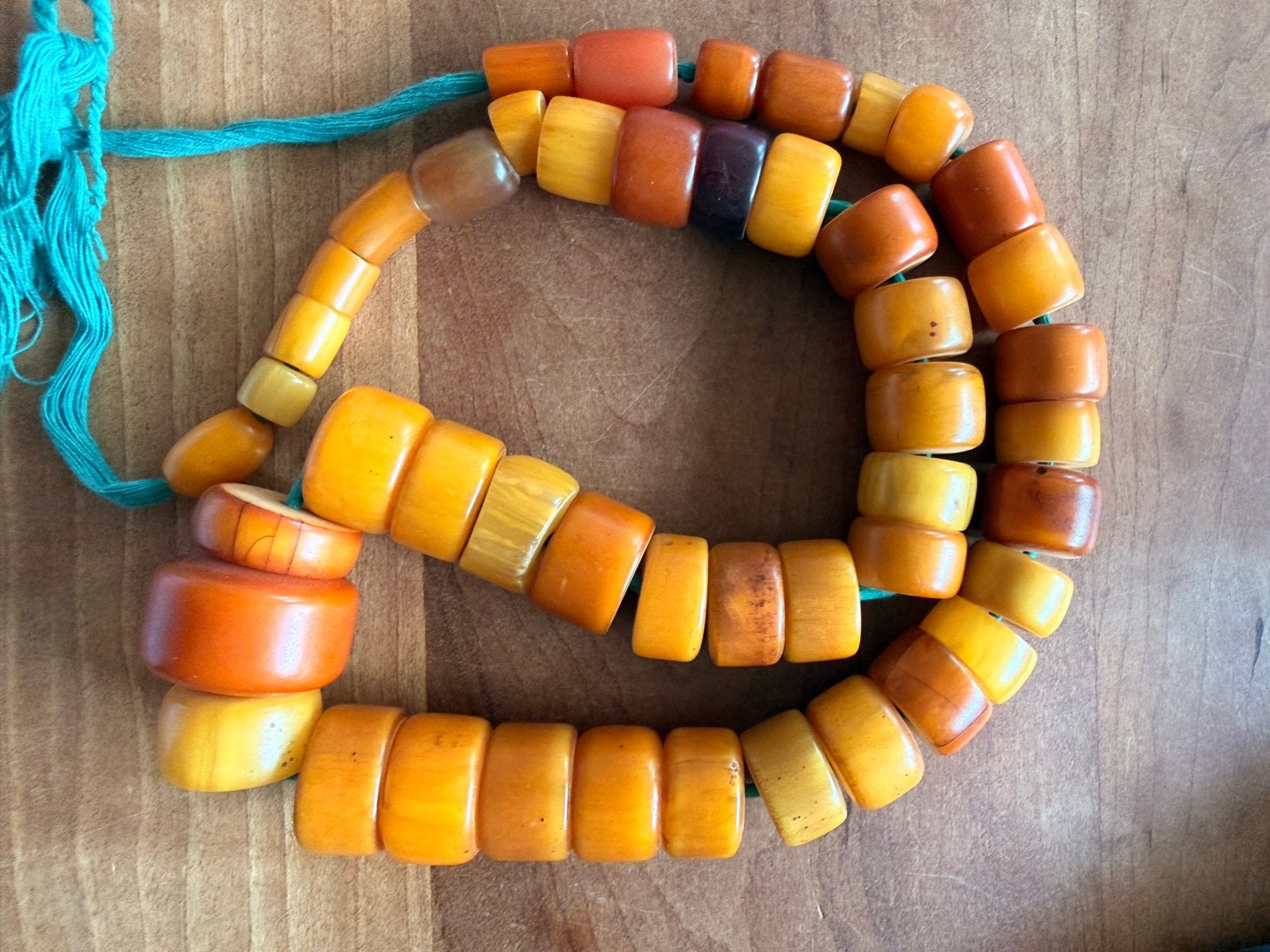 Afrikaanse fenolhars ketting, Verzenden