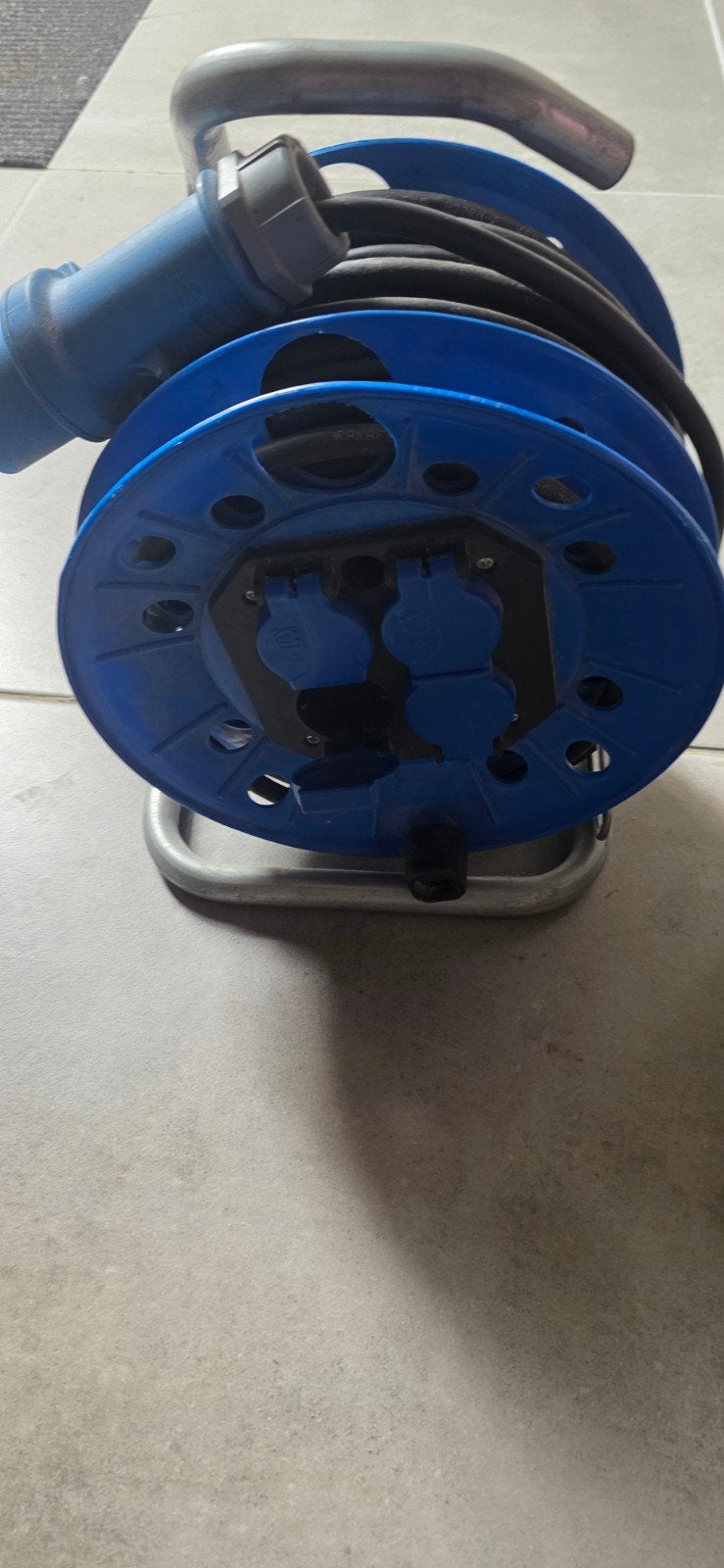 Kabelhaspel voor camping, Ophalen