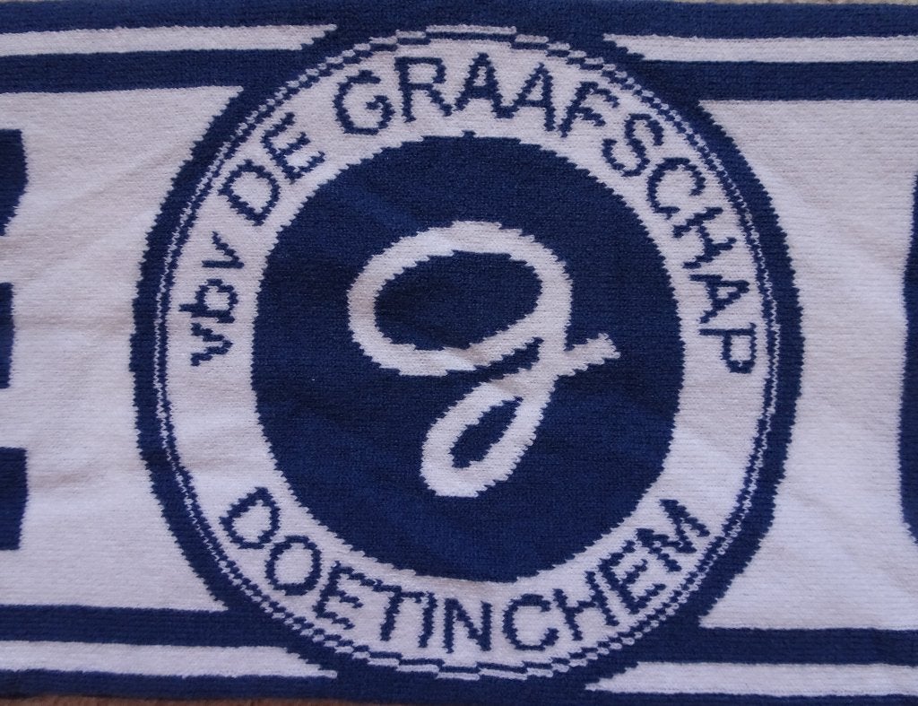 sjaal De Graafschap "gisteren, vandaag, morgen", Ophalen of Verzenden, Nieuw, Buitenlandse clubs, Vaantje of Sjaal