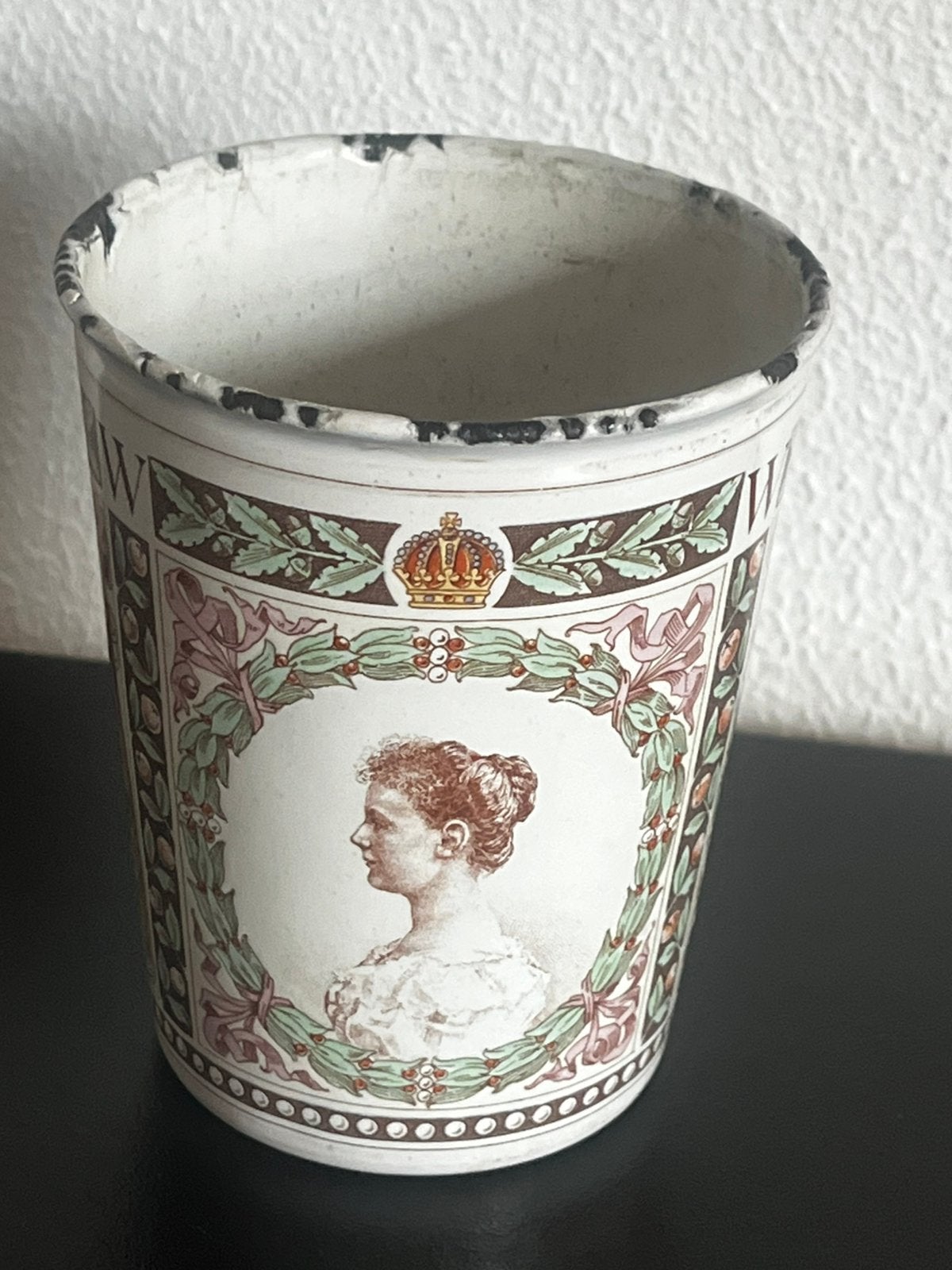 emaille beker kroning koningin Wilhelmina 1898, Ophalen of Verzenden, Gebruikt, Nederland, Servies