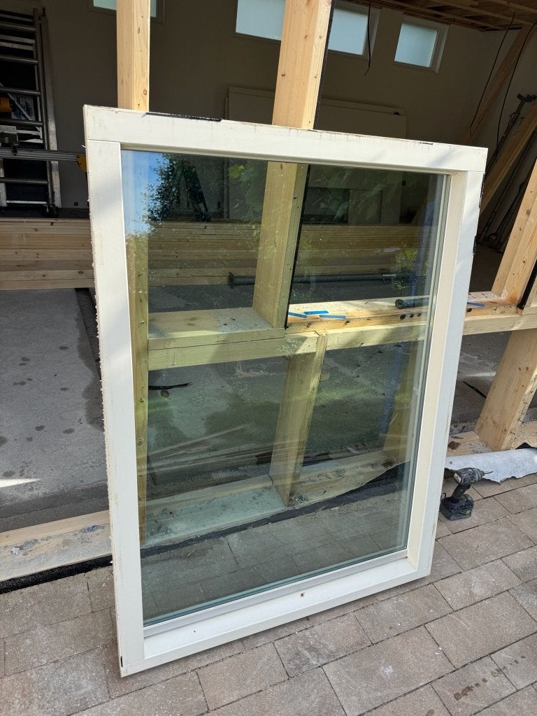 2 raamkozijnen met HR++ zonwerend glas, Doe-het-zelf en Verbouw, Kozijnen en Schuifpuien, Raamkozijn, Zo goed als nieuw, Inclusief glas