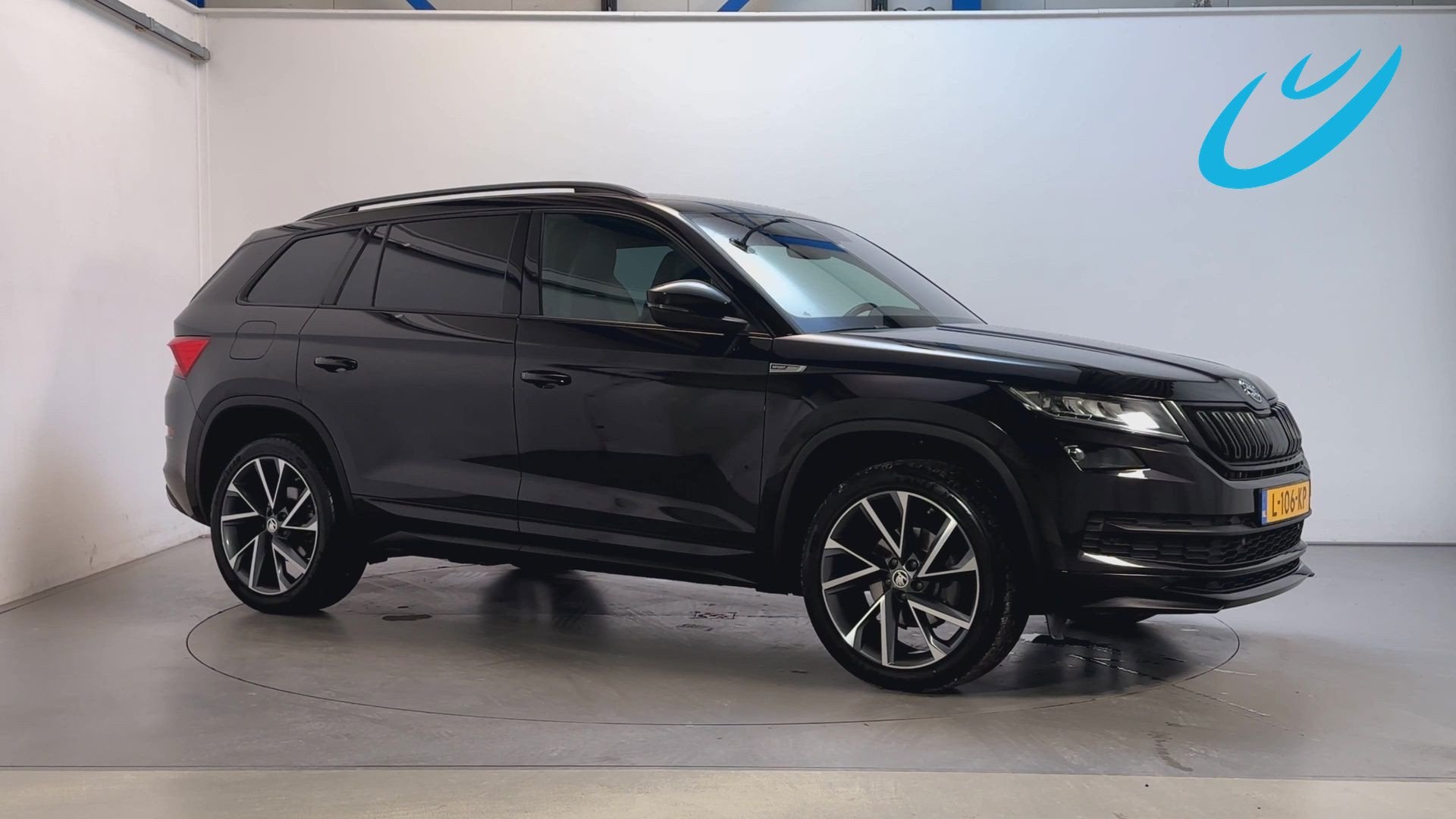 Skoda Kodiaq 1.5 TSI 150pk DSG Sportline Business 7p. Adapti, Auto's, Skoda, Dealer onderhouden, 4 cilinders, Zwart, Origineel Nederlands