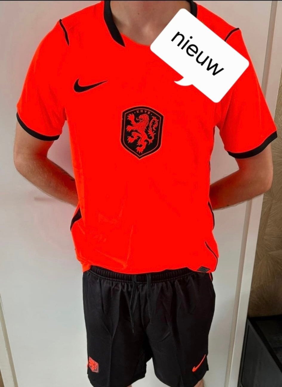 Te koop laatste Nederlands eftal tenues, Maat L, Ophalen of Verzenden, Nieuw, Set