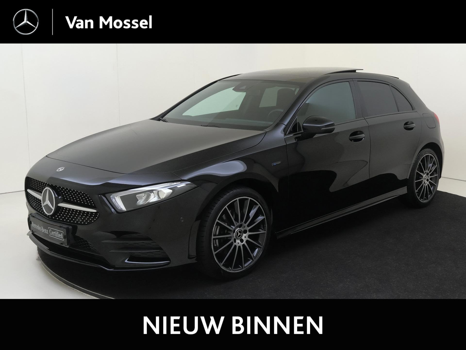 Mercedes-Benz A-klasse 250 e Premium Plus, Auto's, Mercedes-Benz, Gebruikt, 4 cilinders, 16 kWh, Leder en Stof
